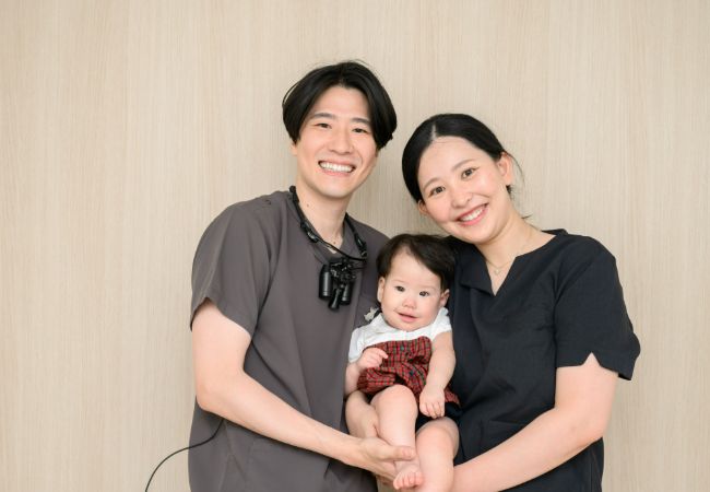 院長と赤ちゃん、母親